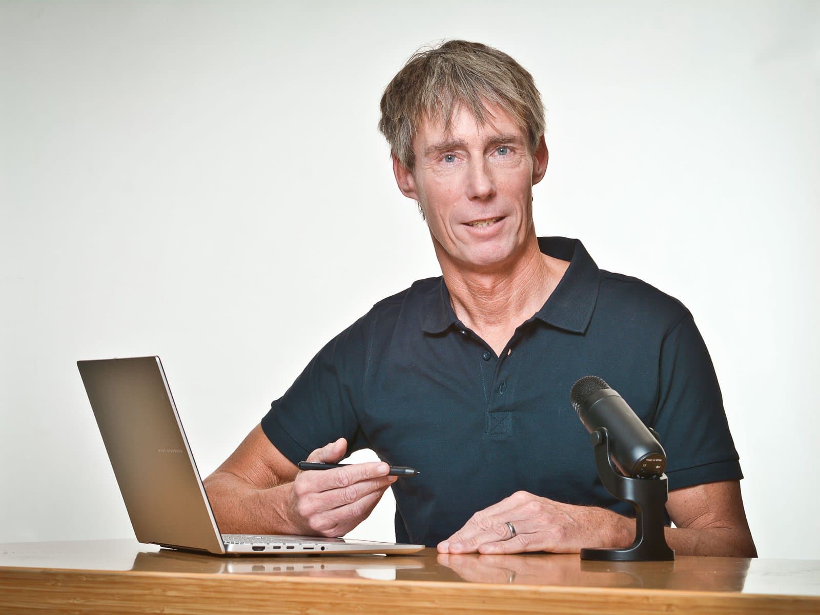 Dr. Dirk Padberg im Beratungsgespräch per Video